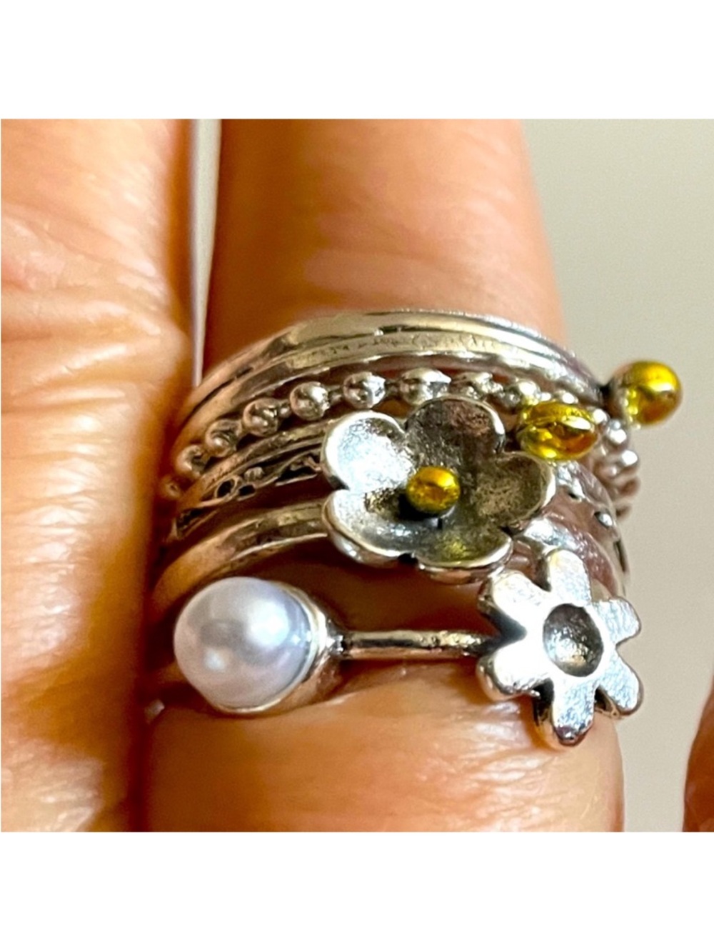 Gorgeous 7 stackable ring set in silver. NWT. Size 8